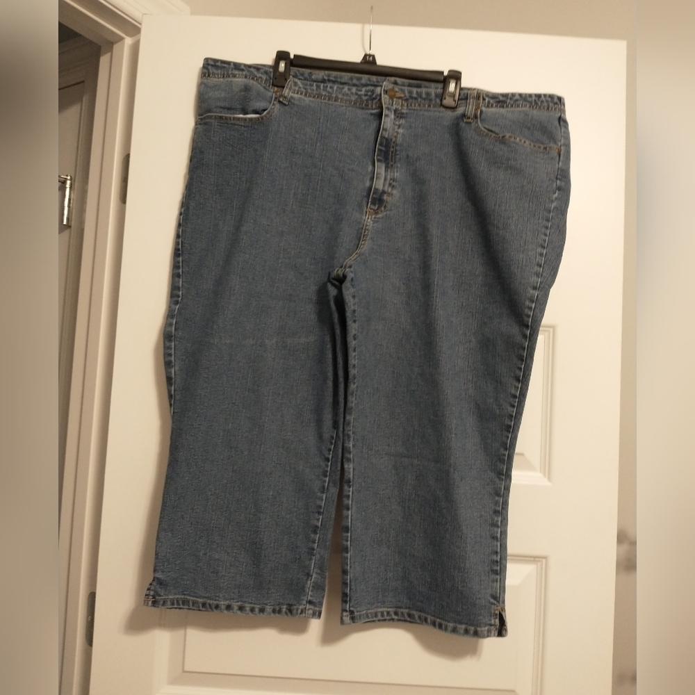 🟢3/$11 Classic Elements Women's Capri Jeans
